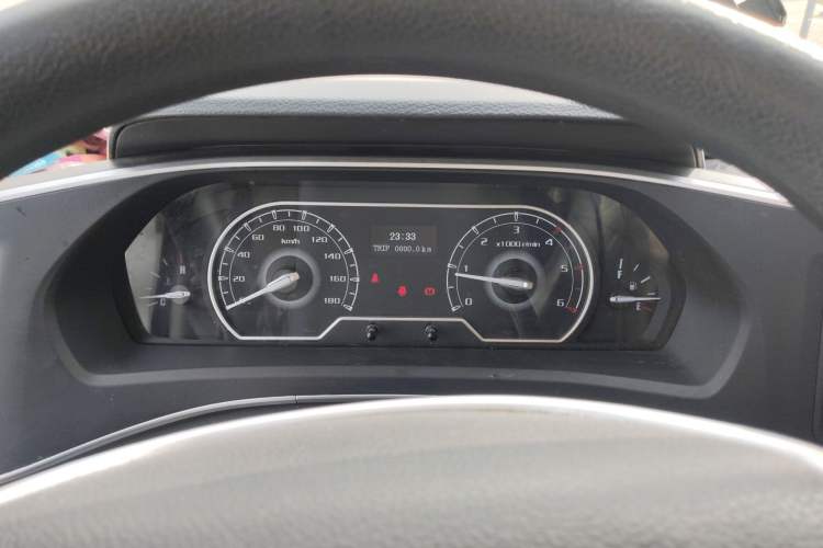 Used SAIC MAXUS Xintu V80 2021 2.0T Manual Classic Aoyuntong 127 PS Mid-axle Mid-roof 6/7/8/9-Seater