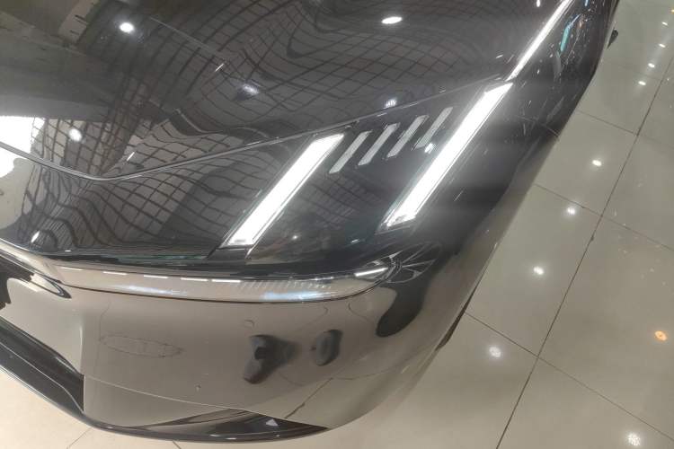 Used Lynk & Co Z10 2025 71 kWh 602 km Range Rear-Wheel Drive Pro