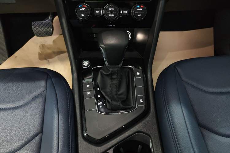 Used Volkswagen Tiguan L 2018 330TSI Automatic Two-Wheel Drive Luxury Edition
