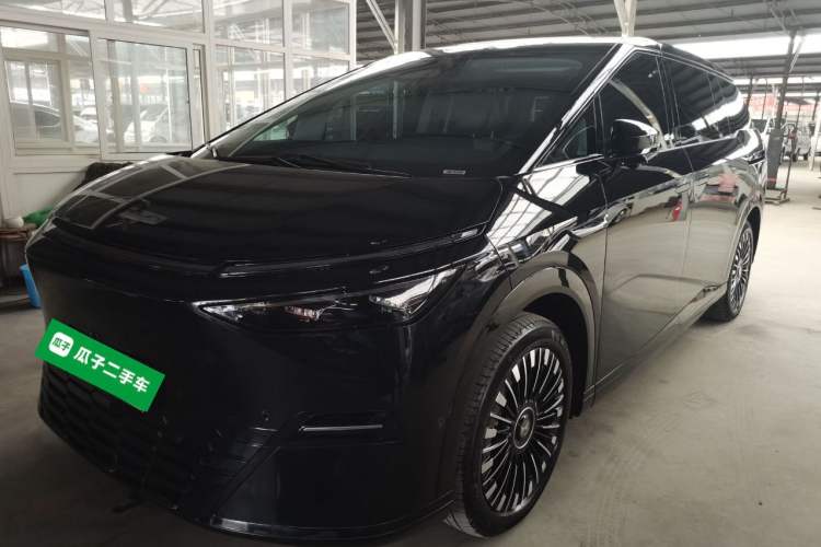 Used XPeng X9 2025 740 Ultra-Long Range Max