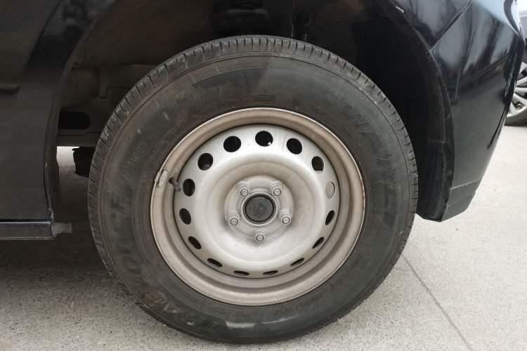 Used JMC E Fushun 2025 Model, Open Window Version, 41.86 kWh, Short Axle, Low-roof