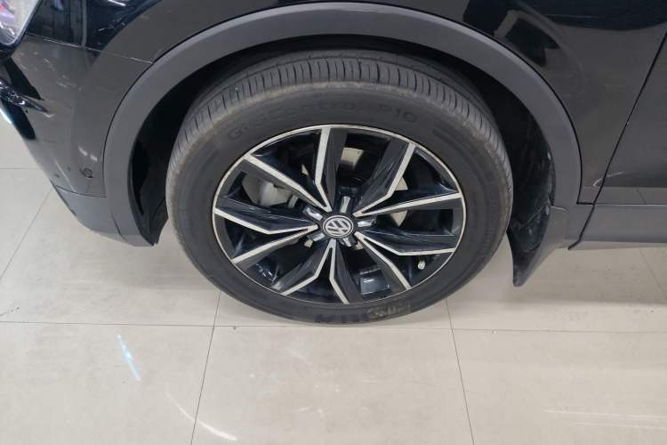 Used Volkswagen Tiguan L 2020 330TSI Automatic Two-Wheel Drive Smart Luxury Edition China VI Standard
