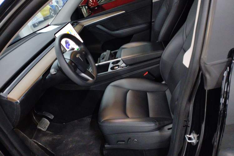 Used Tesla Model Y 2021 Standard Range Rear-Wheel Drive Version