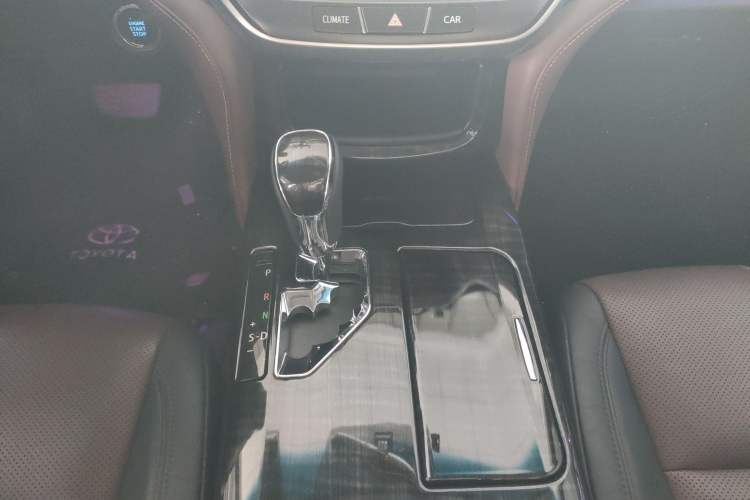 Used Toyota Crown 2017 2.0T Sport Edition
