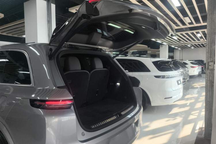 Used Li Auto L8 2023 Pro Model
