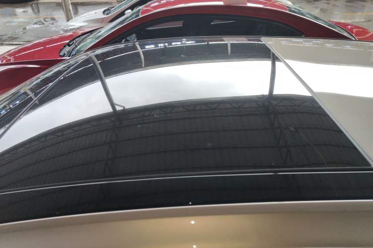 Used Volkswagen Golf 2017 1.6L Automatic Comfort Million-Vehicle Anniversary Edition
