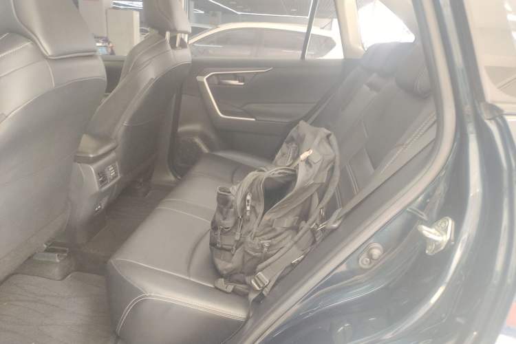 Used Toyota Wildlander 2020 2.0L CVT 4x4 Luxury Edition
