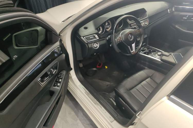 Used Mercedes-Benz E-Class 2015 Facelift E 200 L Sport Edition
