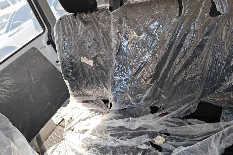 Used Iveco Daily 2023 2.5T A37M1 Multi-Purpose Passenger Vehicle Long Wheelbase Mid-Roof Design Dual Side Sliding Doors Automatic Transmission
