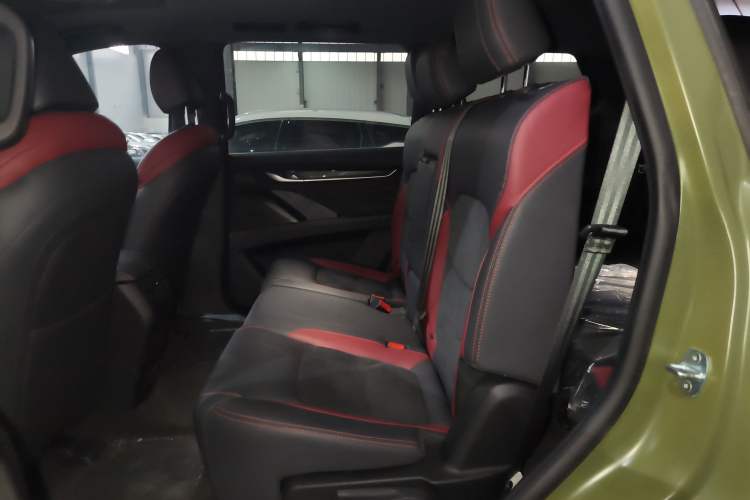 Used SAIC MAXUS D90 Pro 2022 Facelift 2.0T Diesel 4x4 Amazon Edition 7-Seater
