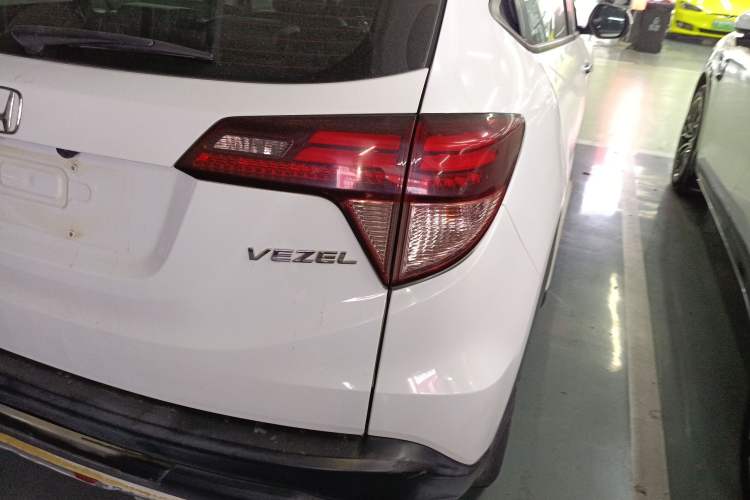 Used Honda Vezel 2017 1.8L CVT Front-Wheel Drive Pioneer Edition