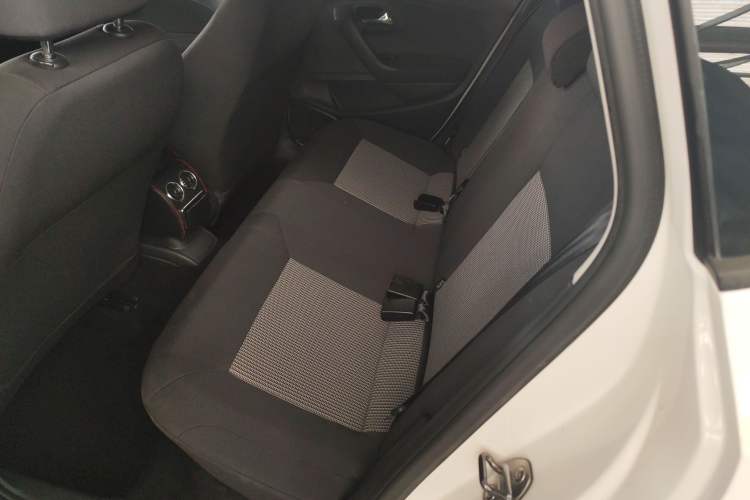 Used Volkswagen Polo 2016 1.4L Manual Fashion Model