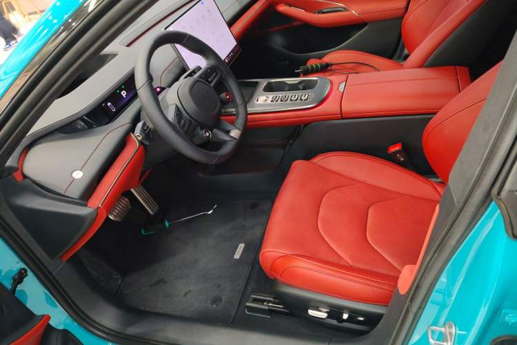 Used  SU7 2024 Four-Wheel Drive Ultra-Long Range Advanced Intelligent Driving Max Edition
