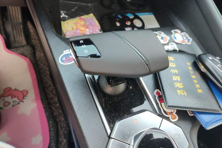 Used Changan UNI-V iDD 2024 Blue Whale Smart Electric iDD 136km ZhiKu Model
