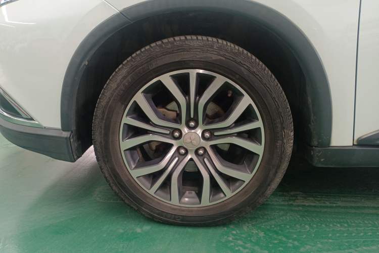 Used Mitsubishi Outlander 2018 2.4L 4x4 Elite Edition 5 Seats
