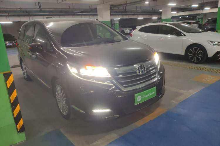 Used Honda Elysion 2016 2.4L Style Edition
