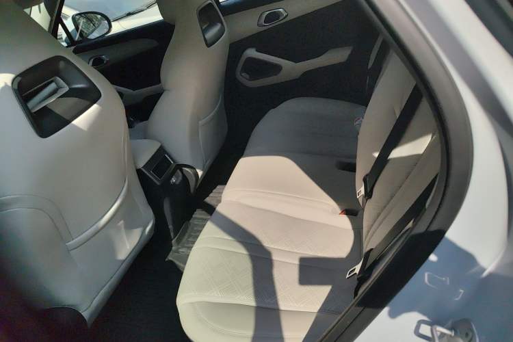 Used BYD Yuan UP 2025 Intelligent Driving Version 401 km Beyond-Range Edition