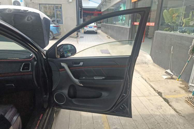 Used Haval H6 2015 Revised Version Sport Edition 1.5T Manual Transmission Two-Wheel Drive Elite Grade
