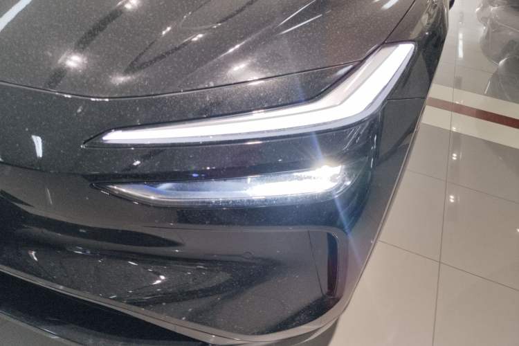 Used ONVO L60 2024 60 kWh Rear-Drive Version
