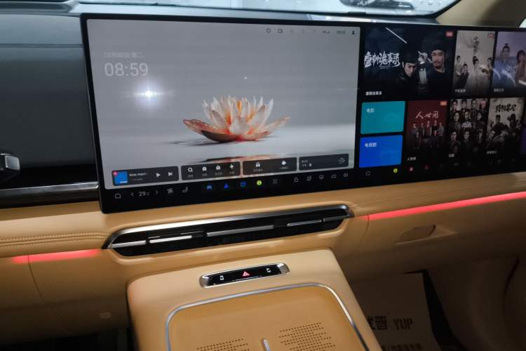 Used VOYAH Dream 2025 PHEV Four-Wheel-Drive Flagship Kunpeng Edition
