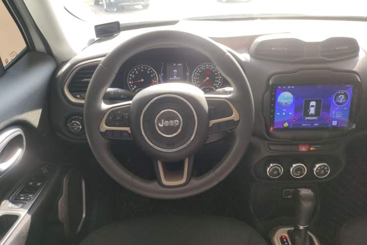 Used  Renegade 2017 180T Automatic Kinetic Edition+