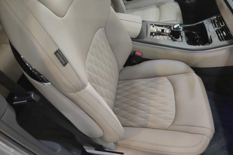 Used BYD Han 2025 EV with 701 km of Laser Radar-Enabled Intelligent Driving
