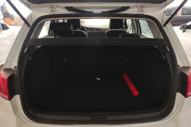 Used Volkswagen Golf 2020 200TSI DSG Comfortable and Ambitious Edition