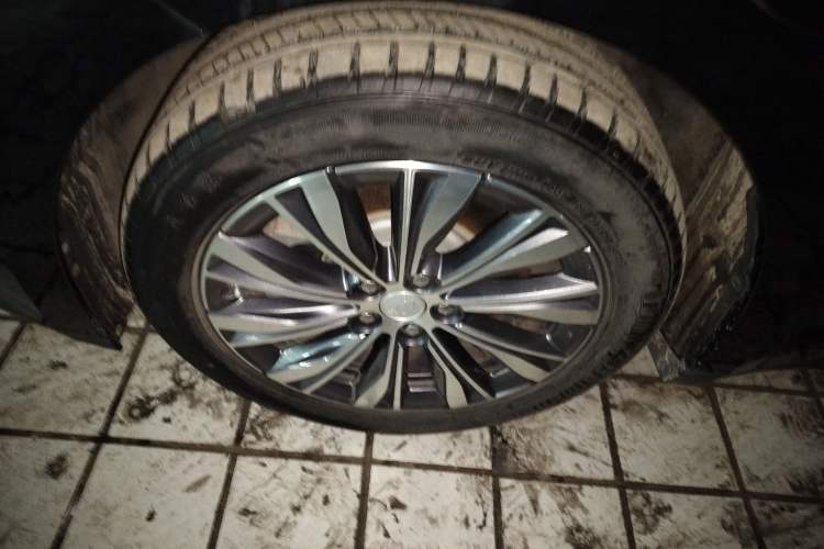 Used Hongqi E-QM5 2022 431 km Charge & Enjoy Edition