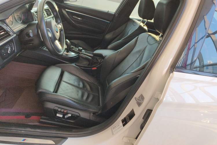 TDK.VehicleDetails.img