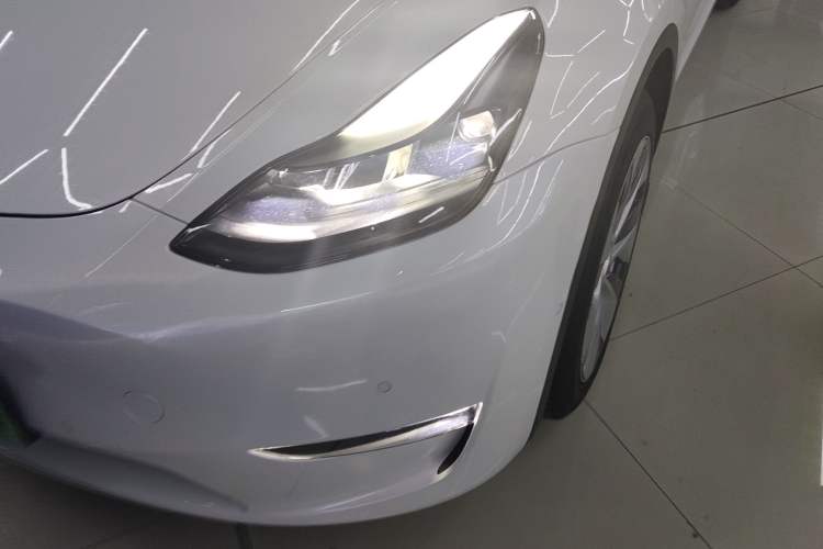 Used Tesla Model Y 2022 Long-Range All-Wheel-Drive Version