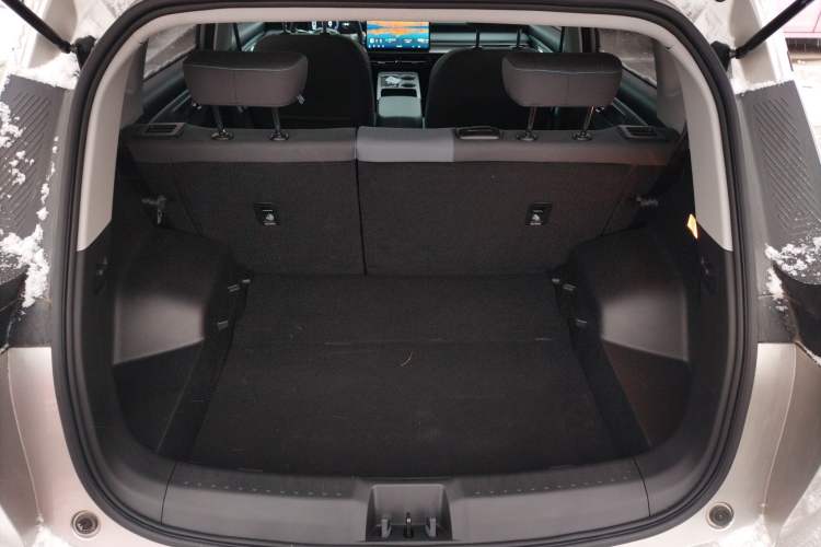 Used AION Y 2023 Younger
