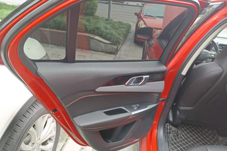 Used Lynk & Co 02 2019 1.5T DCT Two-Wheel Drive Pro Edition China VI Standard
