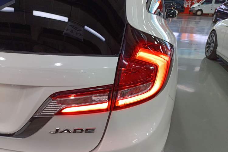 Used Honda Jade 2020 1.8L automatic Comfort version
