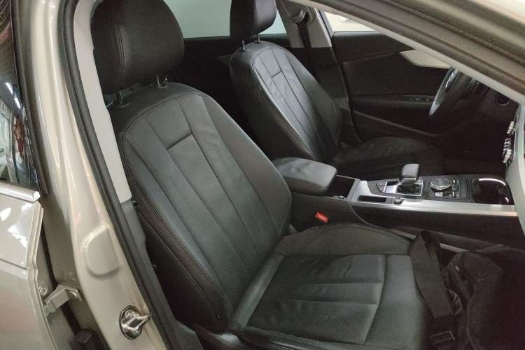 Used Audi A4L 2019 40 TFSI Fashion Version China V