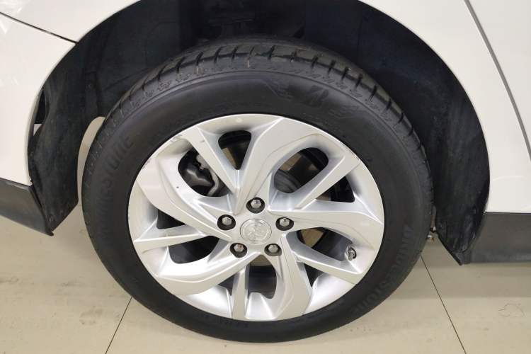 Used Buick Velite 6 2023 430km Range Commuter Version
