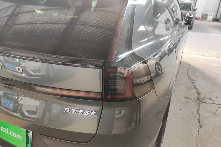 Used Volvo Volvo XC70 Plug-in Hybrid 
