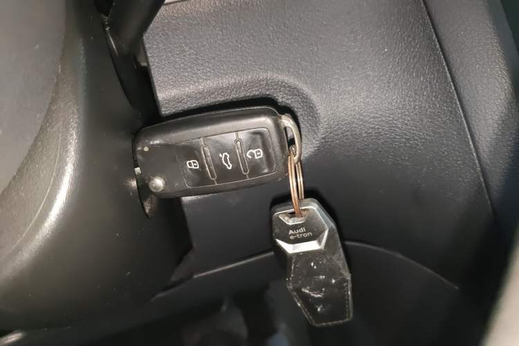 Used Volkswagen Touran 2015 1.4T DSG Comfort Edition 5 Seats
