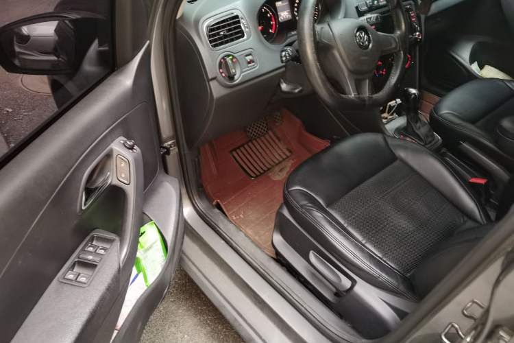 Used Volkswagen Polo 2014 1.4L Automatic Comfort Edition
