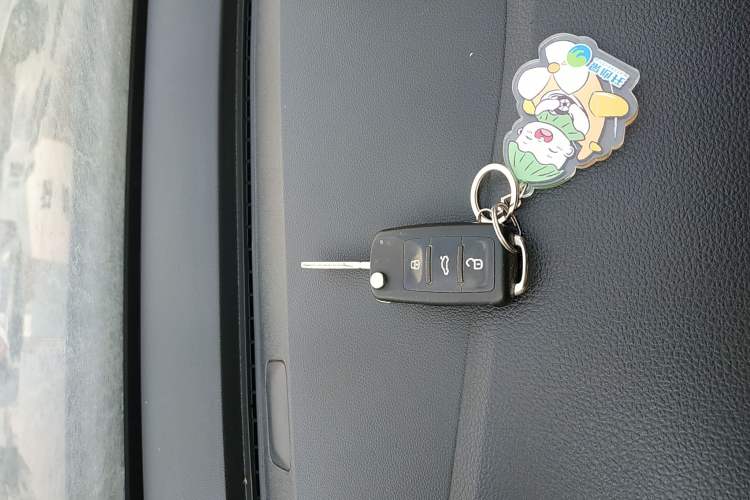 Used Volkswagen Lavida 2013 Restyled Classic 1.6L Manual Comfort Edition