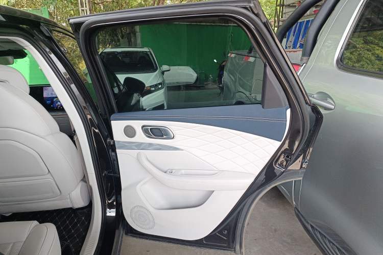 Used NETA L 2024 Range-Extended 220 Luxury Edition
