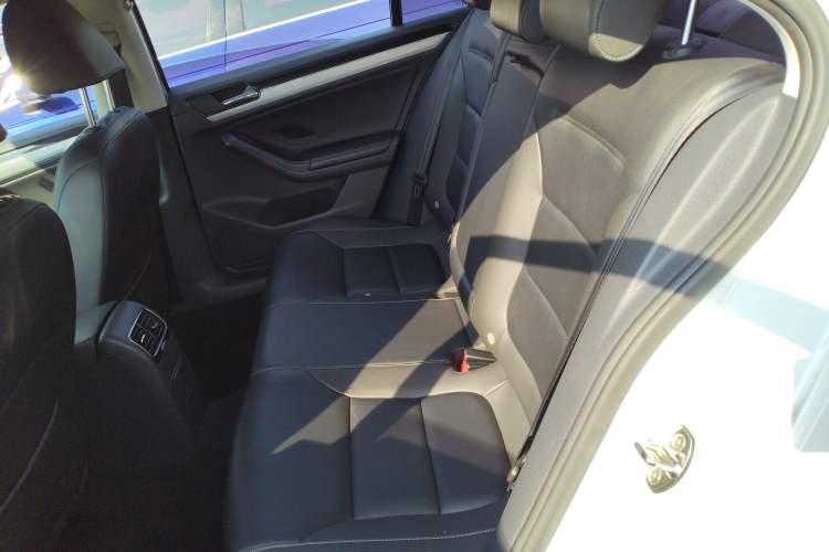 Used Volkswagen Sagitar 2017 1.6L Automatic Comfort Model
