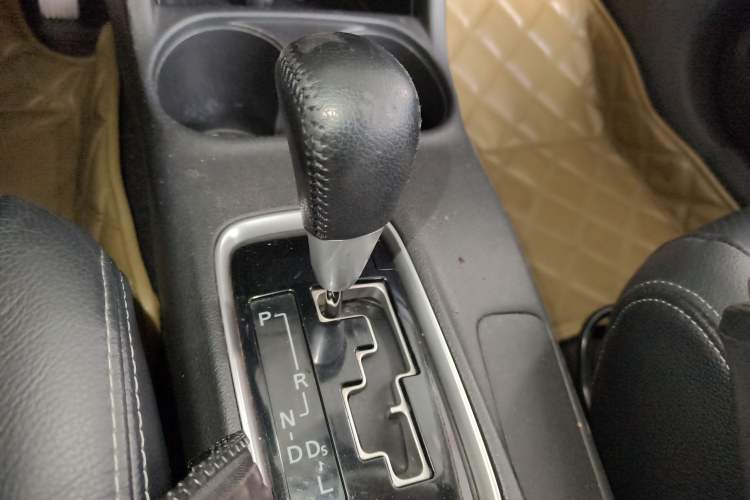 Used Mitsubishi Outlander 2014 2.4L 4x4 Deluxe Value Edition 5 Seats
