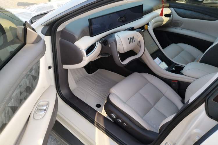 Used  L6 2024 Max Standard Edition
