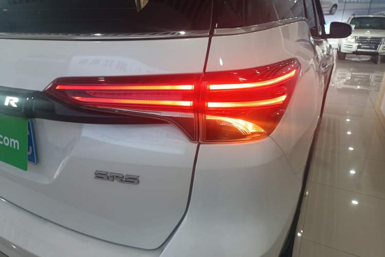 Used Toyota Fortuner 2016 2.7L Middle East Version
