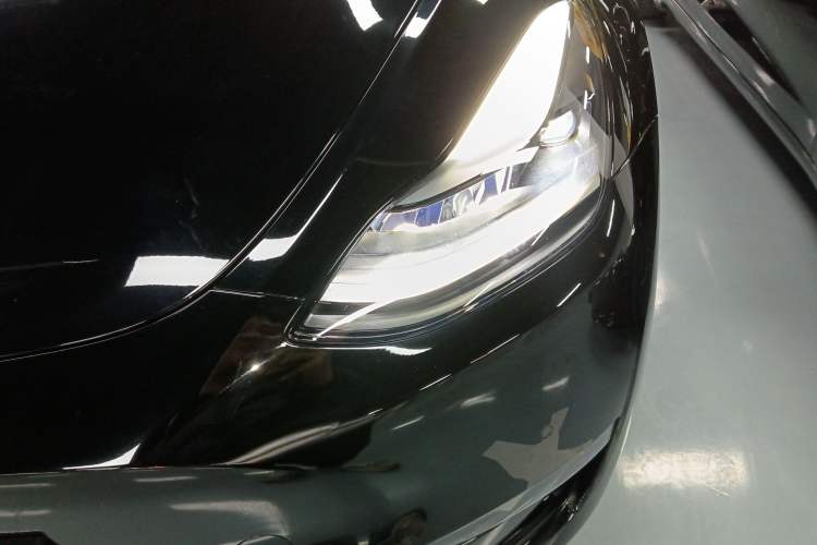 Used Tesla Model Y 2021 Long-Range All-Wheel-Drive Version
