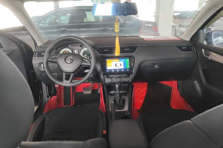 Used Skoda Octavia 2019 1.5L Automatic Smart Drive Luxury Edition China VI Standard