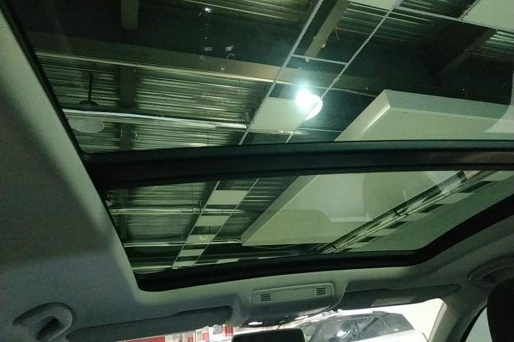 Used Volkswagen T-ROC 2021 Revised Version 280TSI DSG Two-Wheel Drive Comfort & Smart Connectivity Edition
