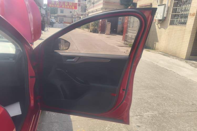 Used Ford Focus 2020 Sedan EcoBoost 180 Automatic Trend Edition
