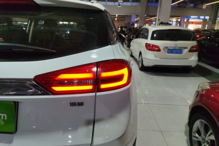 Used Geely Auto Emgrand X7 Sport 2016 1.8TD Automatic ZhiZun Version
