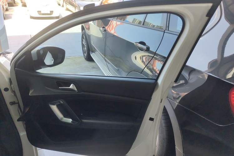 Used Peugeot 408 2014 1.8L Automatic Luxury Edition
